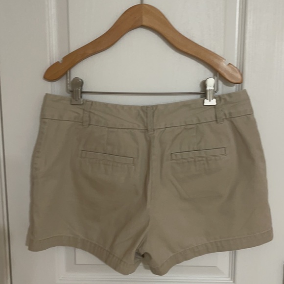 Loft Tan Shorts - Picture 2 of 2